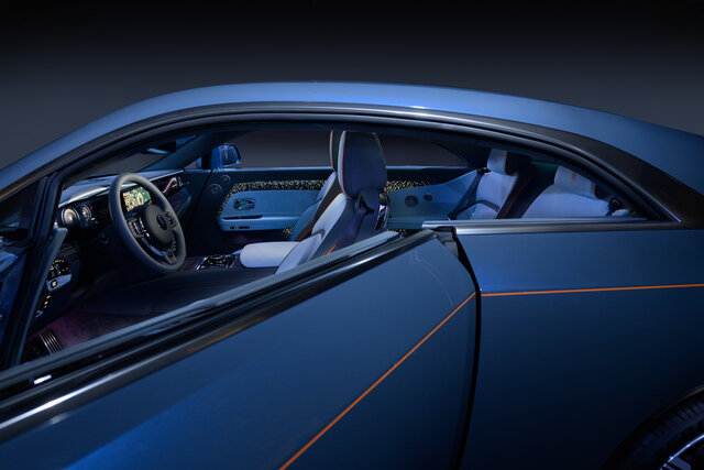 Rolls-Royce's First BEV Spectre Arrives in Japan | ROLLS-ROYCE