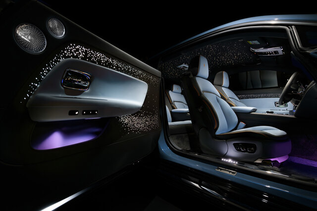 Rolls-Royce's First BEV Spectre Arrives in Japan | ROLLS-ROYCE