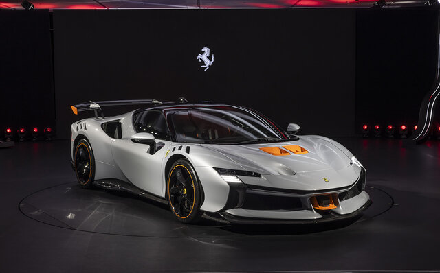 公道走行可能な初のXXモデル、フェラーリ「SF90 XX」がアンベール｜Ferrari