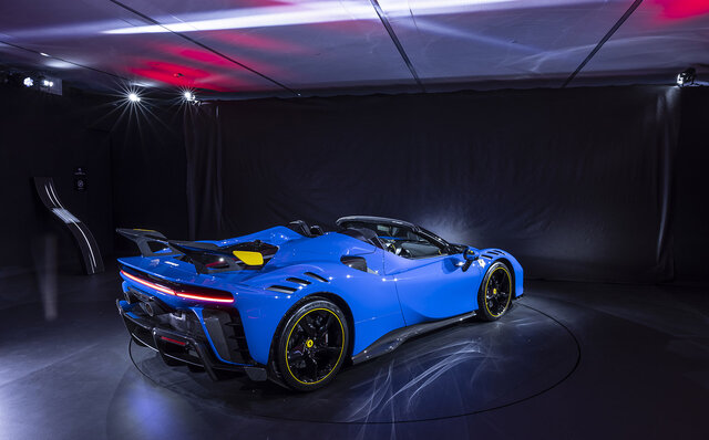 公道走行可能な初のXXモデル、フェラーリ「SF90 XX」がアンベール｜Ferrari