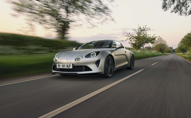 F1マシンのカーボン技術と素材を採用する限定車「アルピーヌ A110 S エンストン」が登場｜ALPINE