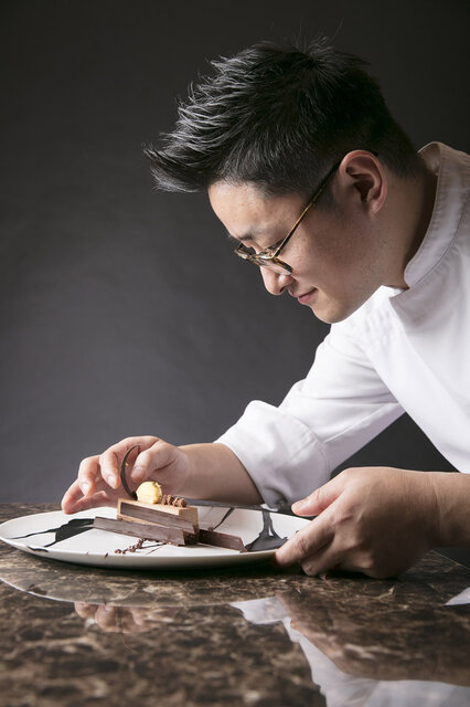 Sweets Buffet "Alice in the Land of Picture Books" Embodies the World of Picture Books, Now Held at Hilton Tokyo | EAT