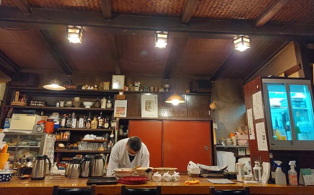 連載エッセイ｜#ijichimanのぼやき「味わい深い魅力があふれる、現金払いだけのこだわりを貫く昔ながらの飲み屋」