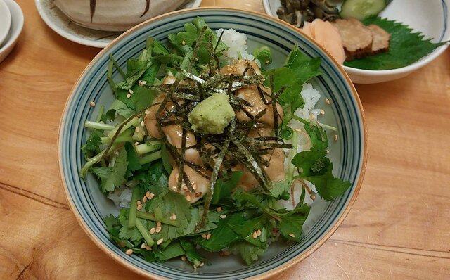 連載エッセイ｜#ijichimanのぼやき「味わい深い魅力があふれる、現金払いだけのこだわりを貫く昔ながらの飲み屋」