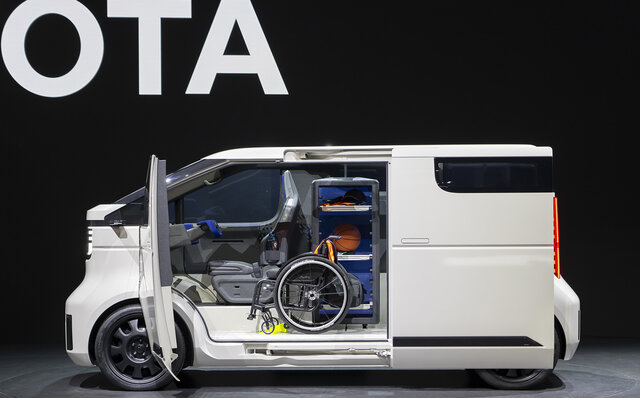 トヨタがジャパンモビリティショーで、コンセプトEVのSUVやスポーツモデルを世界初披露｜TOYOTA