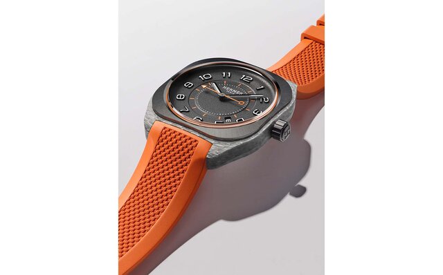 エルメス2023AW新作「H08」「ケリー」鮮やかに輝くウオッチを展開｜HERMÈS