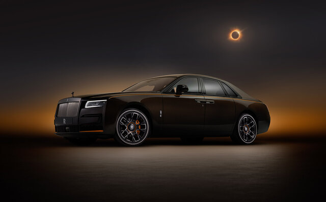 大胆なカラーを纏うロールス・ロイスのビスポークモデルを東京で披露｜ROLLS-ROYCE