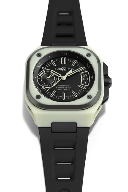 暗闇でケース全体が発光する「BR-X5 GREEN LUM」数量限定500本で登場｜Bell & Ross