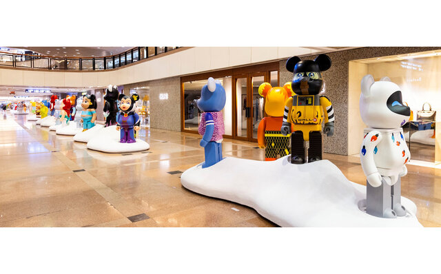 A Christmas event displaying 100 Disney 2000% BE@RBRICKs is underway in Hong Kong | MEDICOM TOY