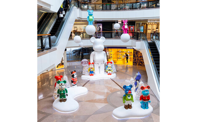 A Christmas event displaying 100 Disney 2000% BE@RBRICKs is underway in Hong Kong | MEDICOM TOY