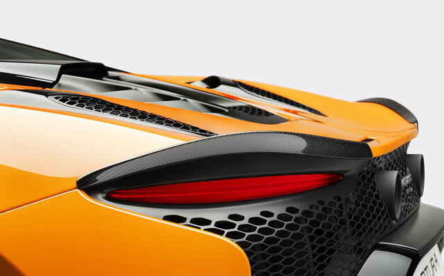 PHEVハイパーカー、アルトゥーラに待望のオープンモデル誕生｜McLaren