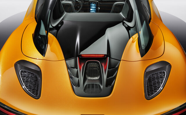 PHEVハイパーカー、アルトゥーラに待望のオープンモデル誕生｜McLaren