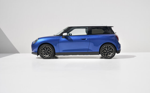 MINIクーパー3ドアが10年ぶりにフルモデルチェンジ｜MINI