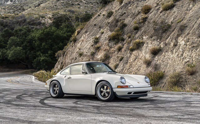 ポルシェ911のレストアで“レストモッド” ブームを牽引する「シンガー」がコーンズと提携｜Singer