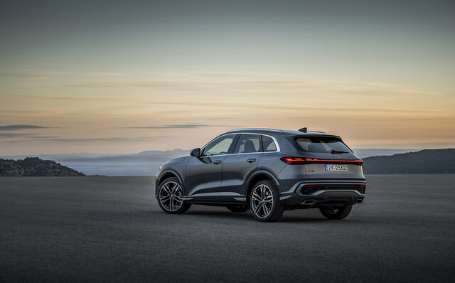 アウディのミッドサイズSUV「Q5」が第3世代へと進化｜Audi