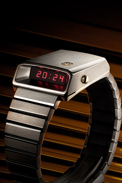 Girard-Perregaux｜ジラール・ペルゴ キャスケット 2.0 チタン＆ゴールド