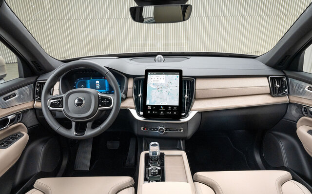 Volvo XC90｜ボルボ XC90
