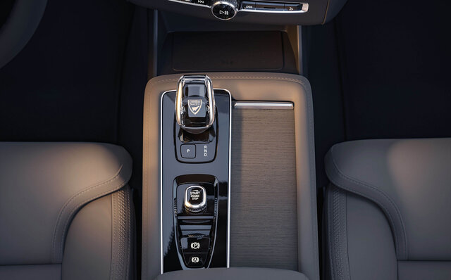 Volvo XC90｜ボルボ XC90