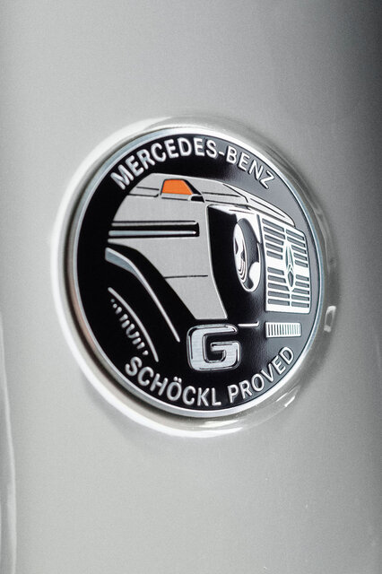 A "Schöckl Proved" badge, signifying successful completion of tests on this course, is presented in a special design and fitted to the B-pillar, tailored to each body color. A "Schöckl Proved" badge, signifying successful completion of tests on this course, is presented in a special design and fitted to the B-pillar, tailored to each body color.