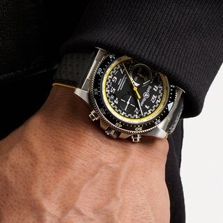 革新性と機能性を追求したクロノグラフ「BRV3-94 R.S.20」｜Bell & Ross