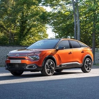 フルEVもラインナップ──3つのパワートレインを持つ新型C4が登場｜Citroën
