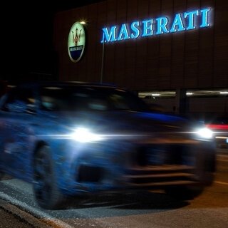 従業員の個人SNSからの拡散!?　マセラティ、新型SUV「グレカーレ」のプロトタイプを公開｜Maserati