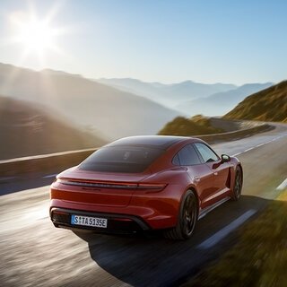 Porsche Taycan Breaks 500km Range Barrier for the First Time in a Gran Turismo Sport Model