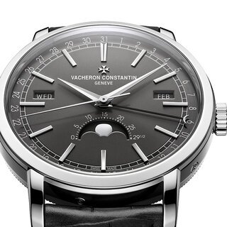 昔ながらのトリプルカレンダーが、モダンかつシャープな雰囲気のエッジモデルに生まれ変わりました｜VACHERON CONSTANTIN