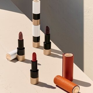 New colors to grace the autumn season have joined "Rouge Hermès." A limited-edition color lip blazer case is also available | HERMÈS