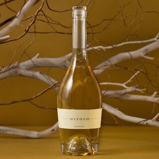 A new style of shochu, crafted with meticulous care and time. Introducing the luxury distilled spirit, "HITOYO" | FEATURE