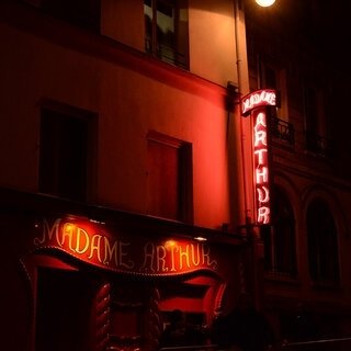 Experience Madame Arthur, the icon of Montmartre, in Japan.