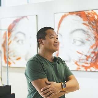 A Human Story Woven from Lines and Colors—An Interview with Hom Nguyen, Knight of the French National Order of Arts and Letters, on His Visit to Japan