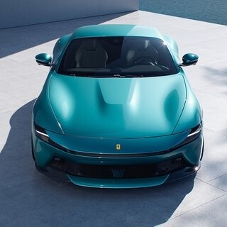 The successor to the Ferrari Roma, the Amalfi, makes its world premiere.