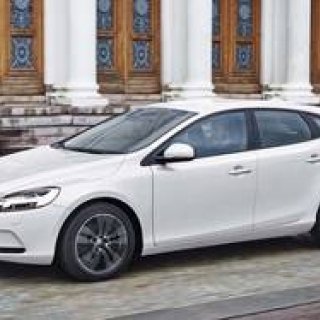 A Limited Edition V40 Equipped with HDD Navigation and a Dashcam | Volvo