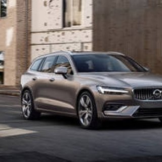 ボルボ、PHVモデルも含む新型V60を発売｜Volvo