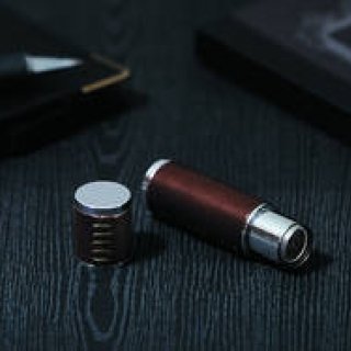 A refined name stamp with a metal body and premium cowhide finish | Shachihata