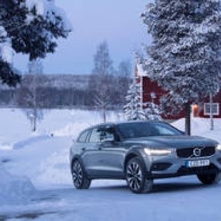 Volvo Begins Accepting Pre-Orders for the New V60 Cross Country