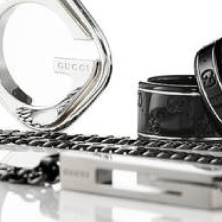 GUCCI: Iconic and statement-making jewelry, perfect for gifting.