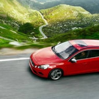 VOLVO｜ボルボ Rデザイン採用