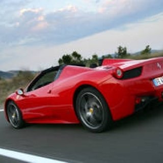 鈴木正文が語るフェラーリ458スパイダーの魅力｜Ferrari