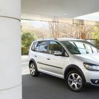 Test Drive: Volkswagen Cross Touran | Volkswagen