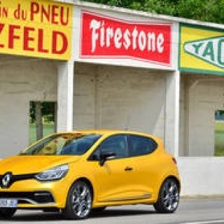 Test drive of the Renault Lutecia RS in France | Renault