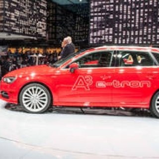 アウディ A3 Sportback e-tronの市販モデルを発表｜Audi