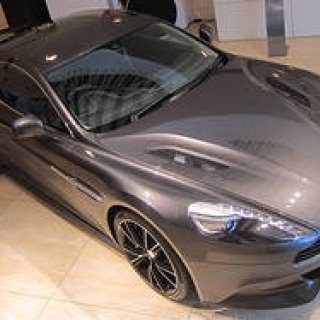 アストン100周年記念モデル、日本上陸｜Aston Martin
