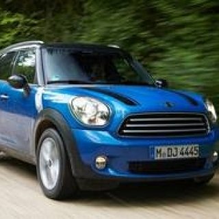ミニ クロスオーバーとペースマンに4WDを追加｜MINI