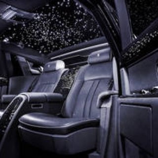 ダイヤをちりばめた豪華絢爛なファントム｜Rolls-Royce