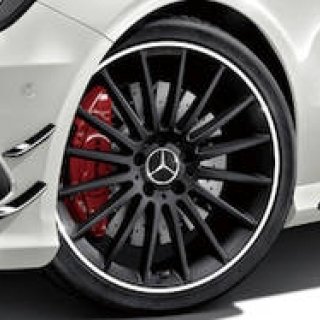 A 45 AMG: A Distinctive Special Edition | Mercedes-Benz