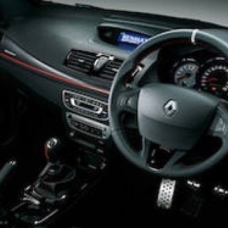 メガーヌ RSとエステートGT220がフェイスリフト｜Renault
