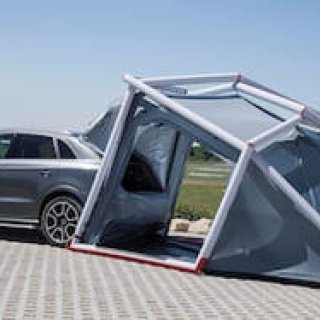 アウディQ3と一体化するテント｜Audi