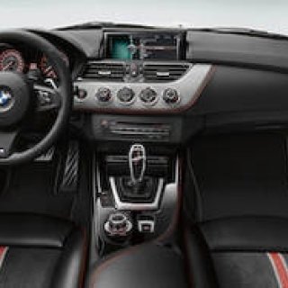 Z4 Celebrates SUPER GT 1-2 Finish | BMW